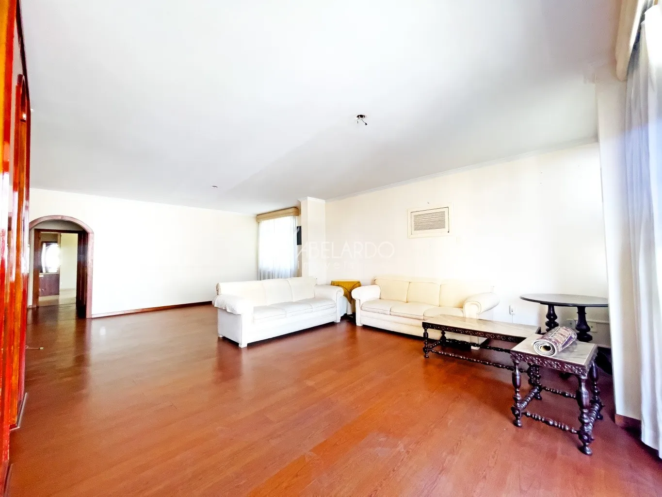 AMPLO APARTAMENTO SEMIMOBILIADO, LOCALIZADO NA RUA NEREU RAMOS - COM 2 SUITES - 2 VAGAS DE GARAGEM - JARDIM BLUMENAU — foto 4