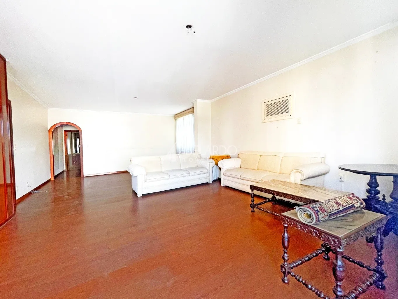 AMPLO APARTAMENTO SEMIMOBILIADO, LOCALIZADO NA RUA NEREU RAMOS - COM 2 SUITES - 2 VAGAS DE GARAGEM - JARDIM BLUMENAU — foto 6