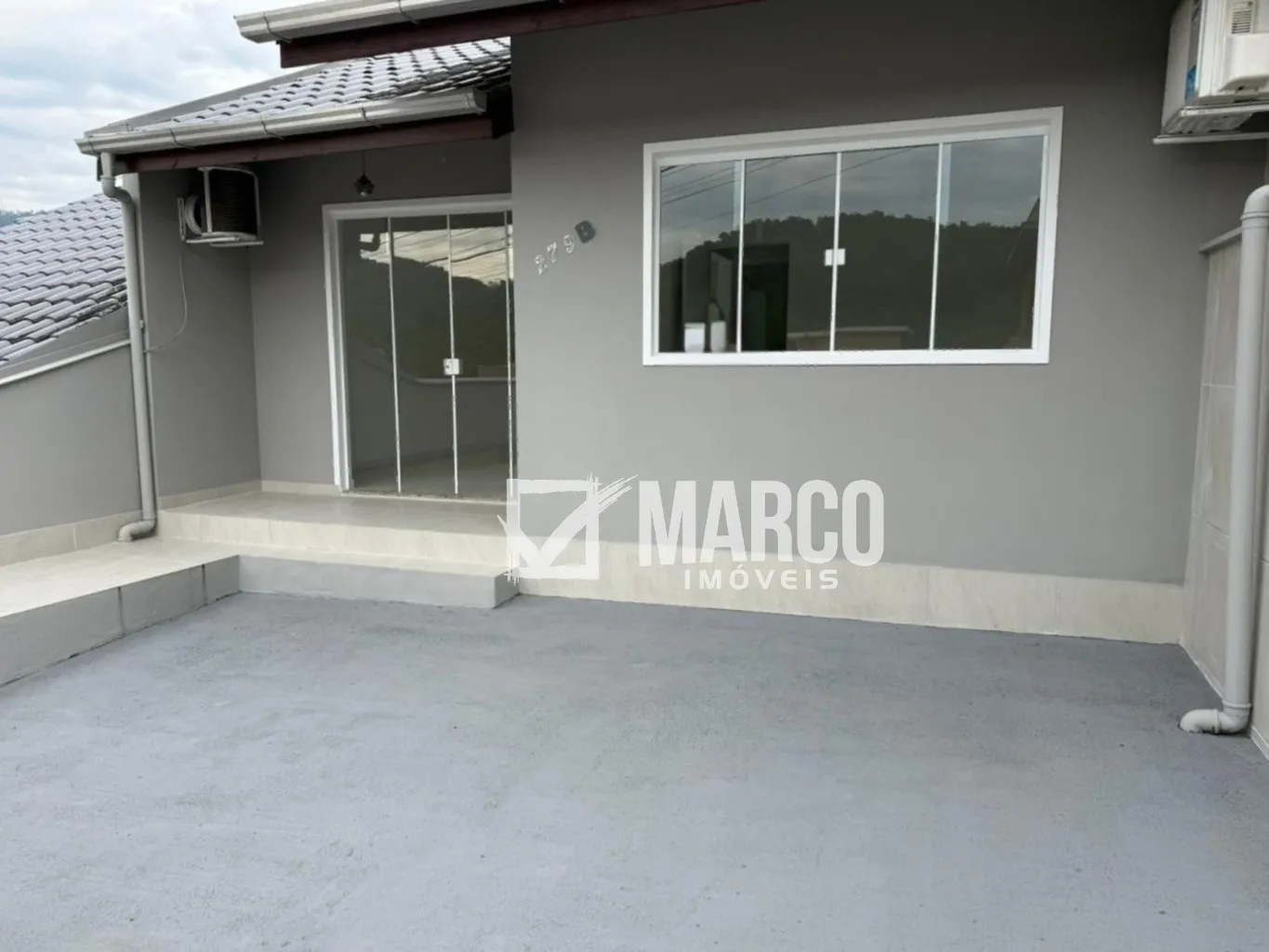 Casa recém reformada à venda no Centro de Pomerode — foto 2