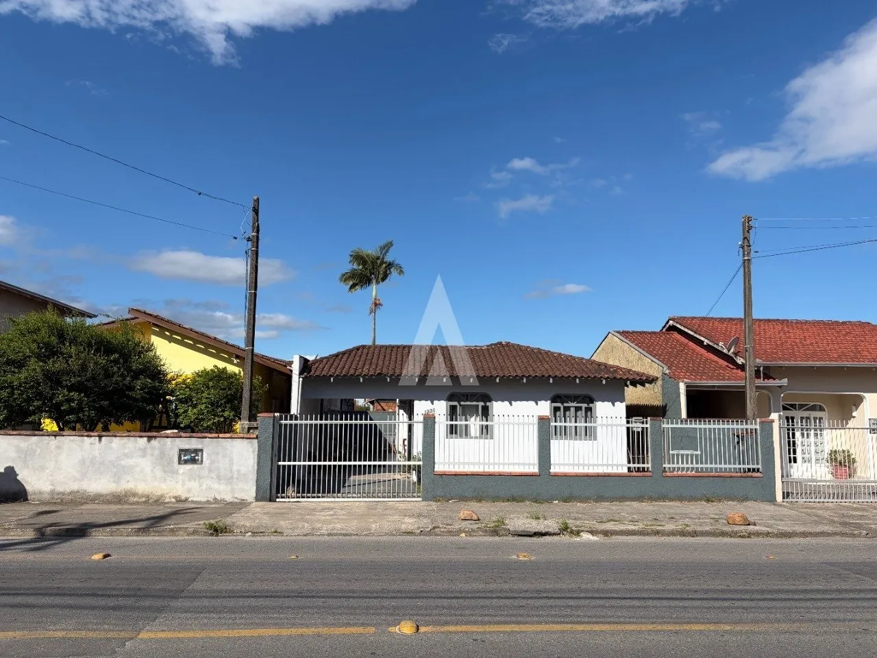 Casa com 3 quartos à venda no bairro Jardim Iririú em Joinville - SC, por R$ 370.000,00. - foto 1