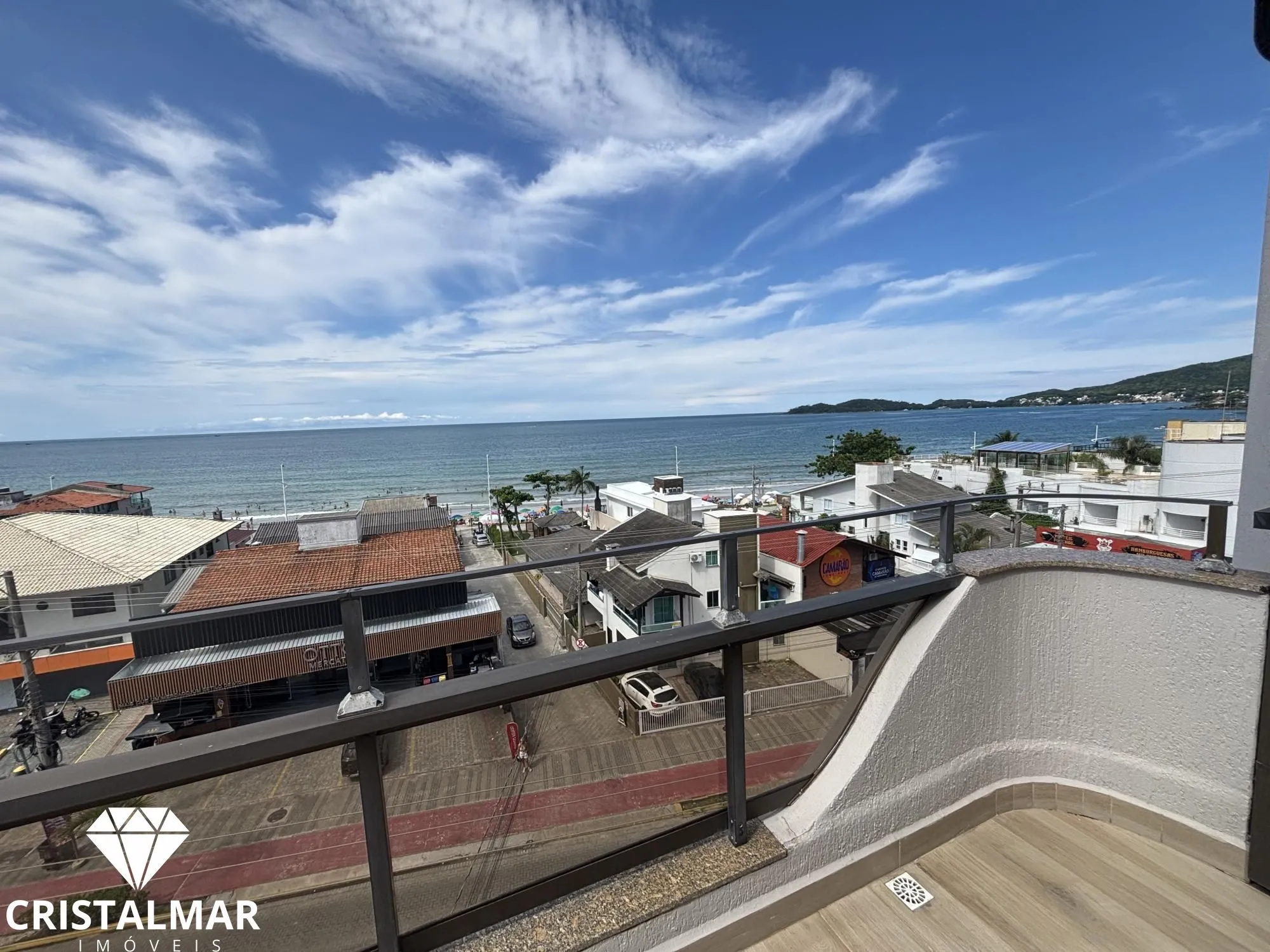 Linda Cobertura Horizontal, no coração de Bombas, 50 metros da Praia. — foto 4