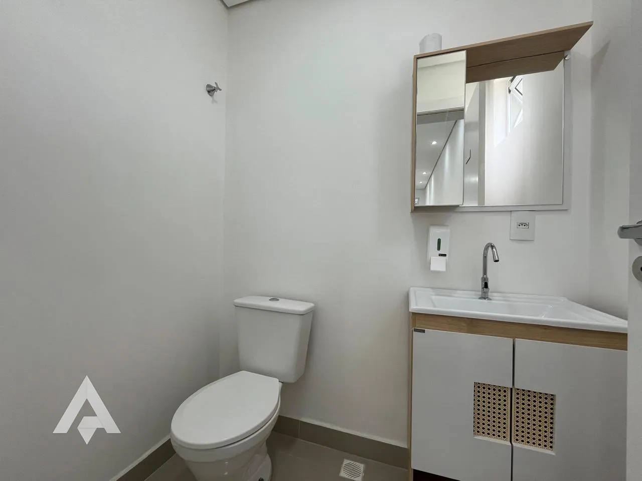 Sala Comercial para locação, com 69,69m por R$ 1.500,00 - Bairro Centro - Blumenau/SC — foto 4