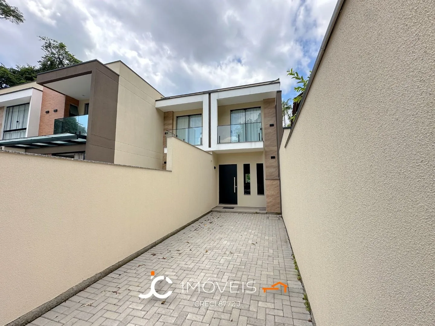 Sobrado com 2 dormitórios à venda, 95 m por R$ 599.000,00 - Água Verde - Blumenau/SC - foto 1