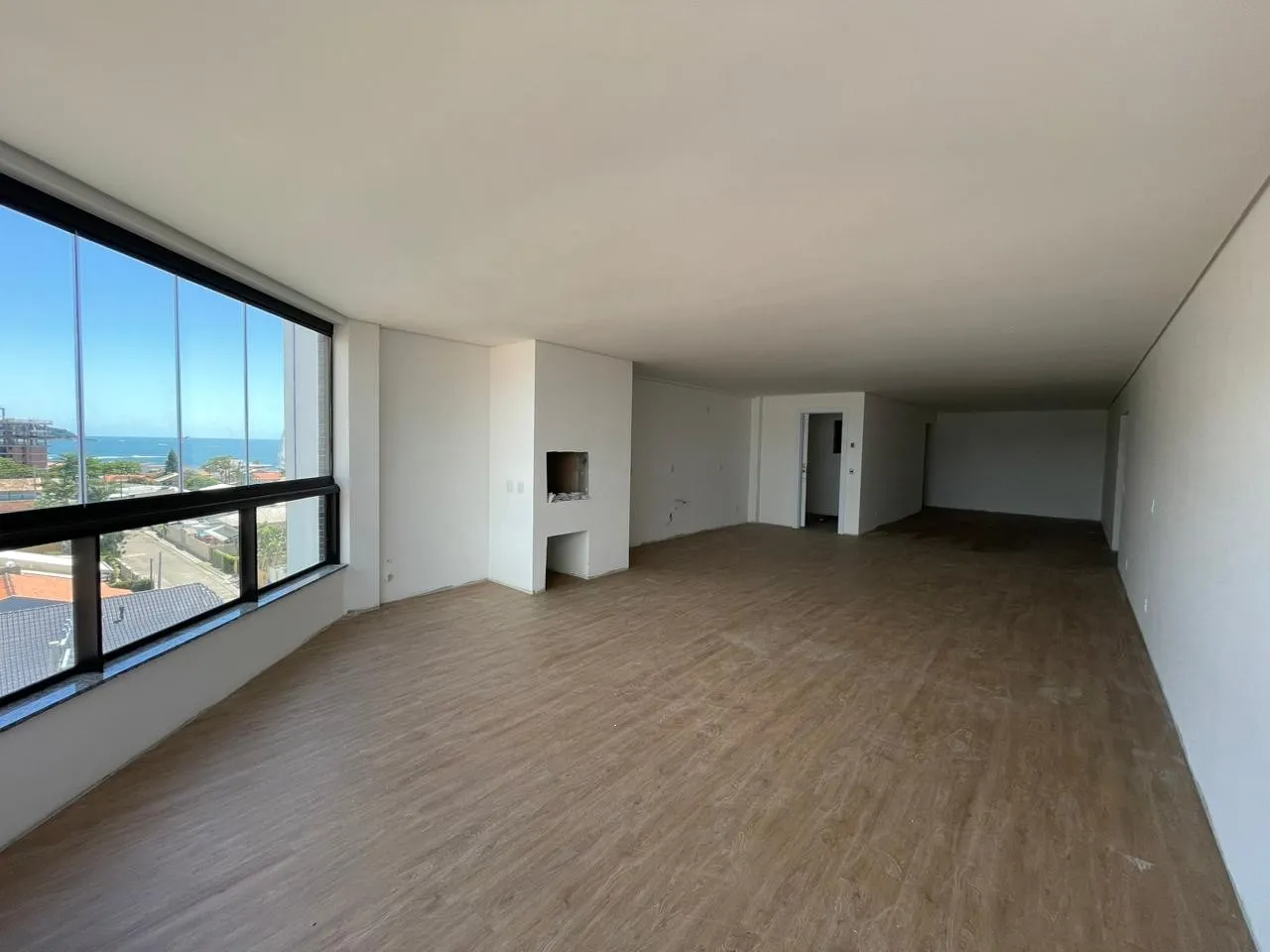 Apartamento para Venda em Penha, Centro, 3 dormitórios, 3 suítes, 4 banheiros, 2 vagas - foto 1