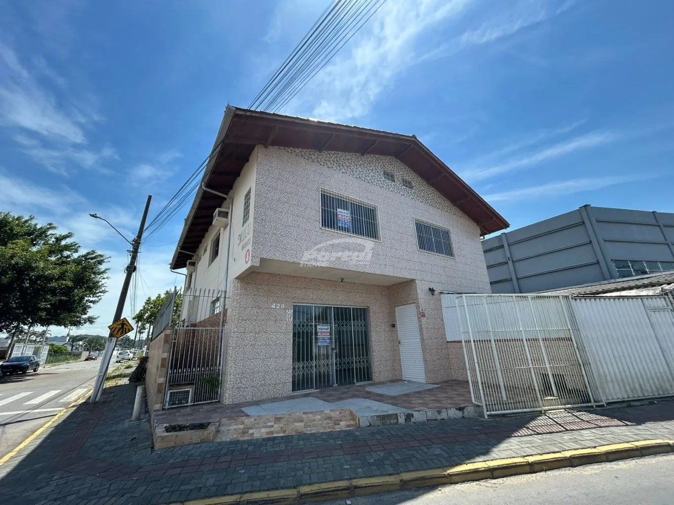 Apartamento com 3 quartos, mais 4 kitnets e 1 sala comercial em Balneário Piçarras/SC (Cód. 22974) - foto 1