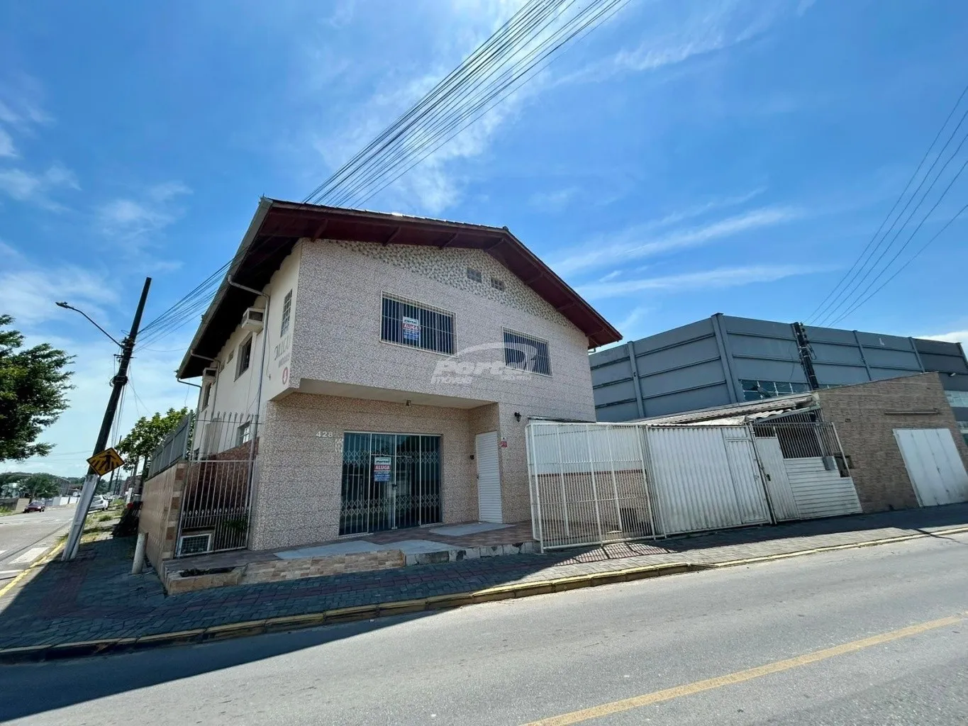 Apartamento com 3 quartos, mais 4 kitnets e 1 sala comercial em Balneário Piçarras/SC (Cód. 22974) — foto 2