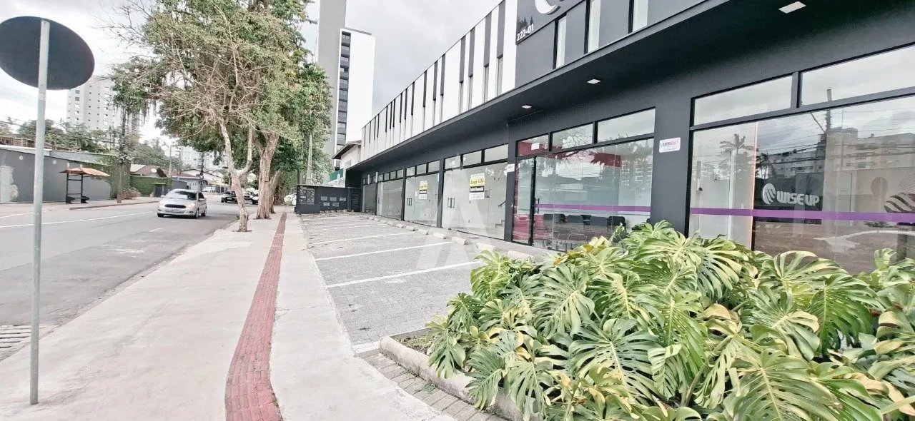 Loja comercial com 133,1m à venda no bairro Anita Garibaldi em Joinville-SC por R$980.000. — foto 3
