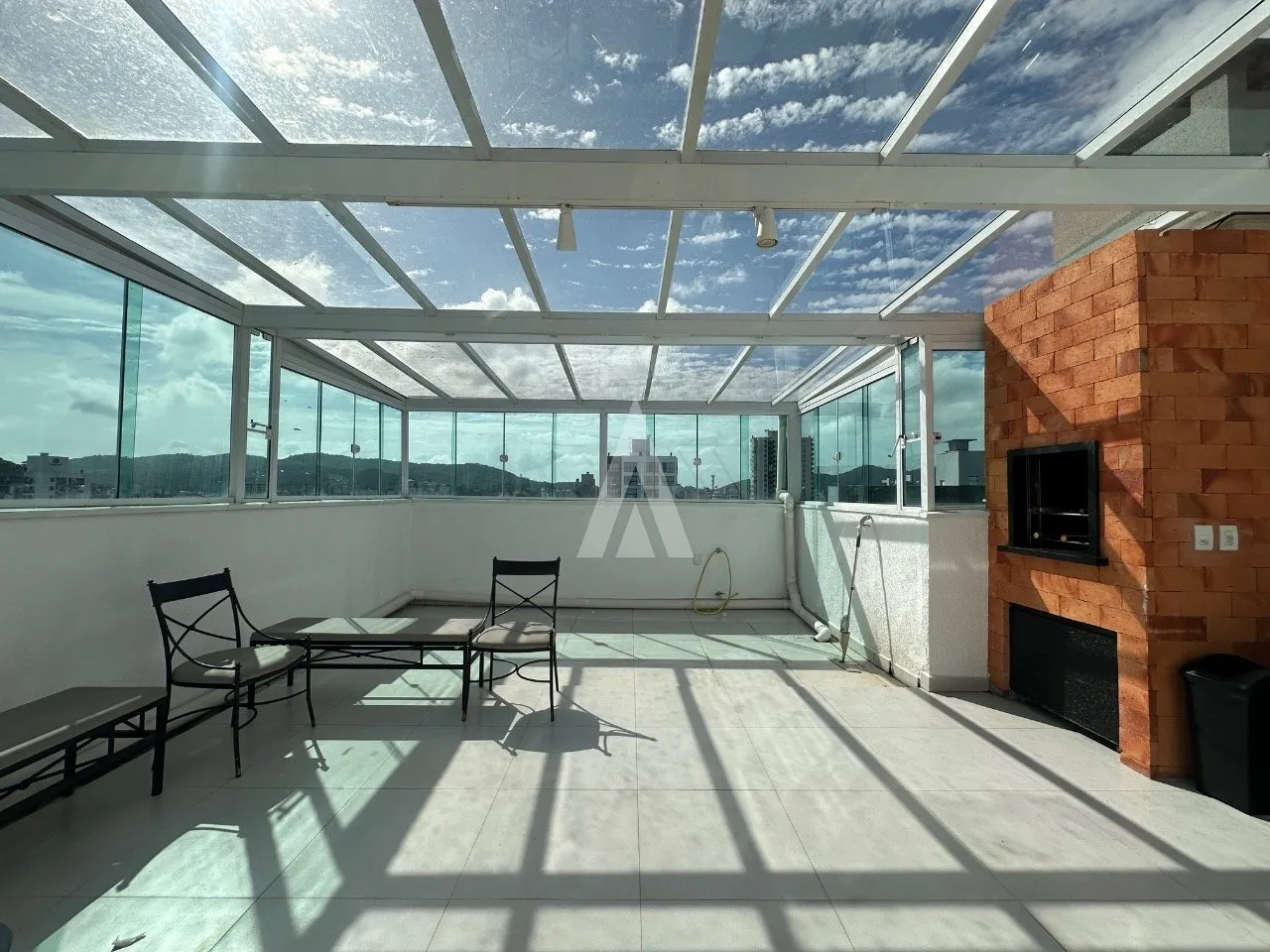 Cobertura com 1 suíte e 1 quarto à venda no bairro Santo Antônio em Joinville-SC por R$535.000,00. - foto 1