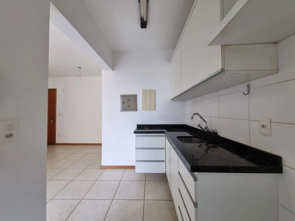 Apartamento com 1 suíte mais 1 quarto à venda no bairro Santo Antônio em Joinville - SC por R$ 400.000,00. — foto 4