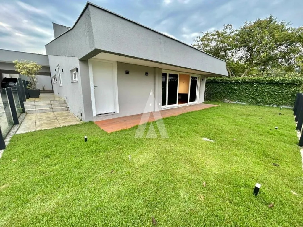 Casa plana, totalmente averbada, com 265 m de área construída em terreno de 495 m. — foto 5