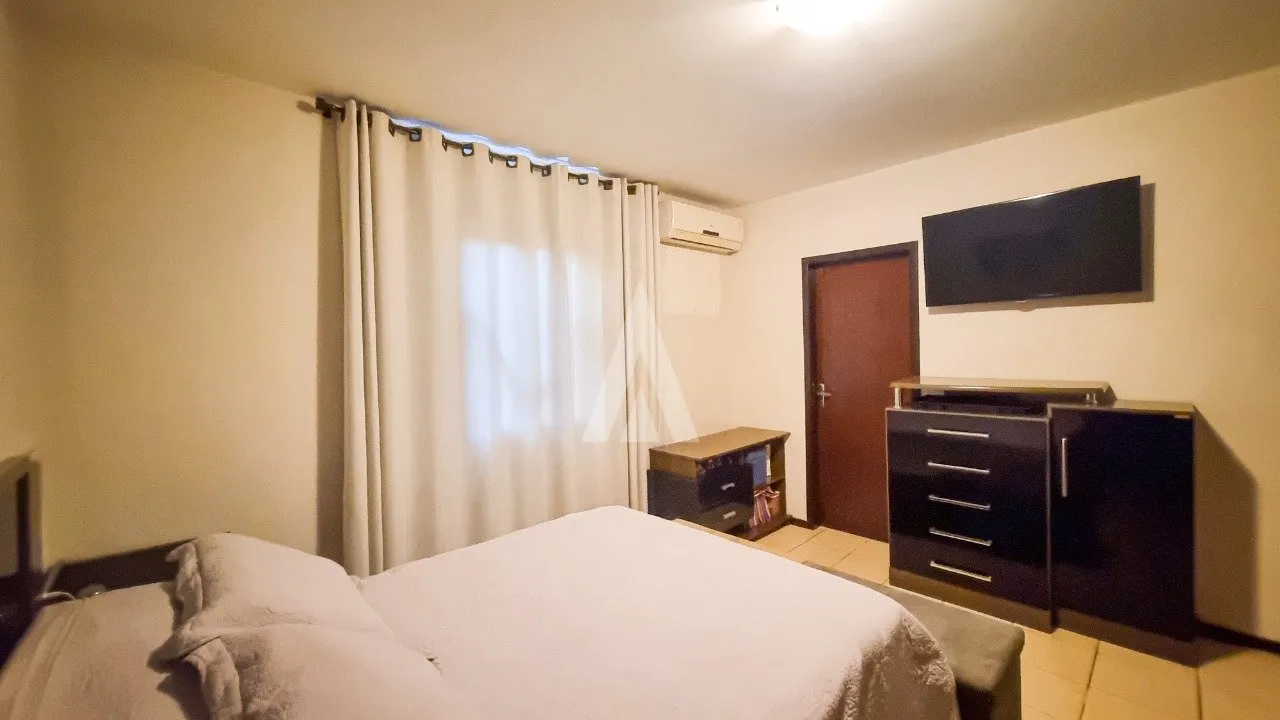 Casa com 1 suíte e 3 quartos à venda no bairro Costa e Silva em Joinville-SC por R$880.000,00. — foto 6