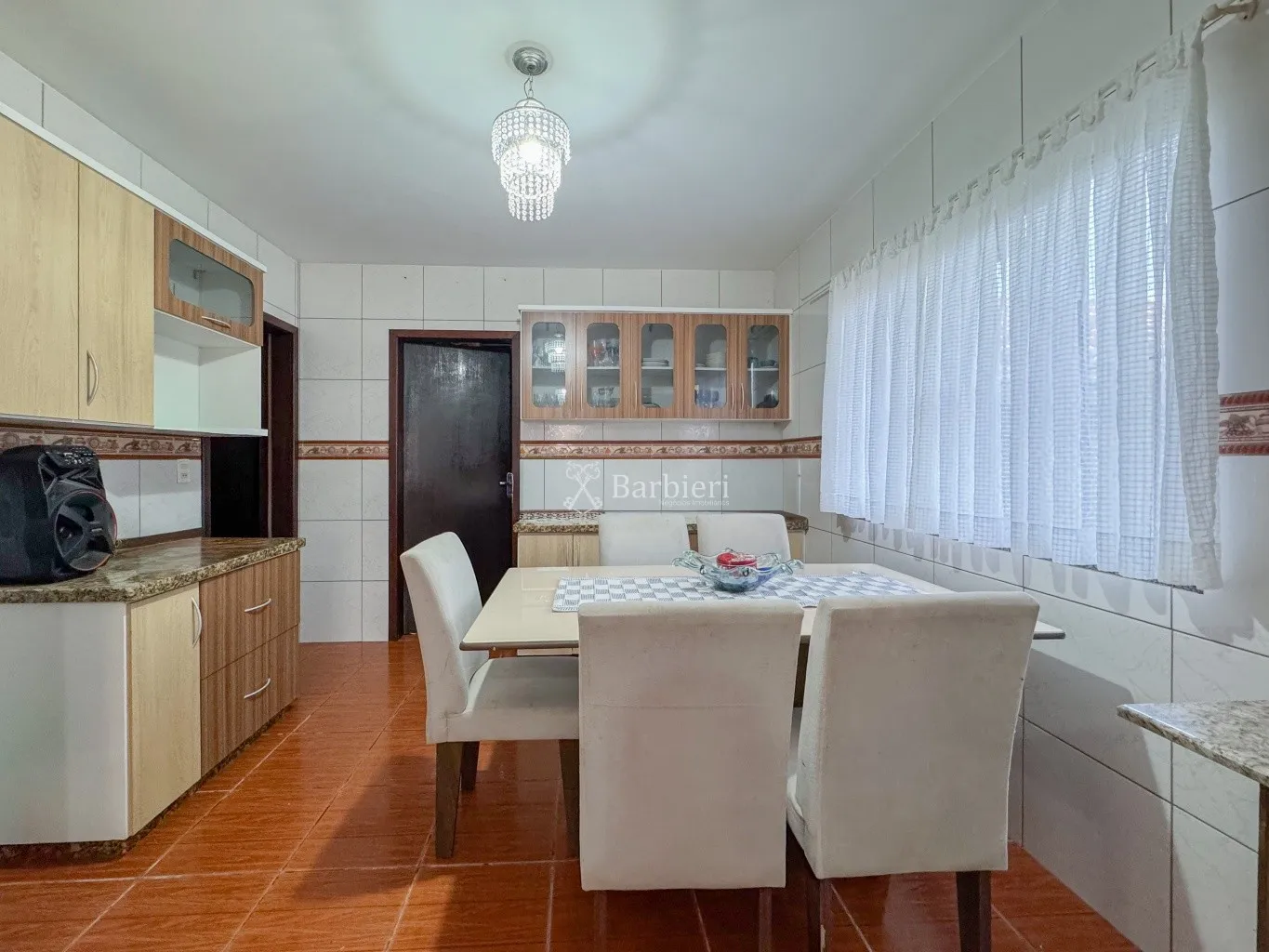 Casa no Testo Salto, com amplo terreno, cômodos amplos, com área de festas, localizada em rua calma, boa vizinhança. — foto 7