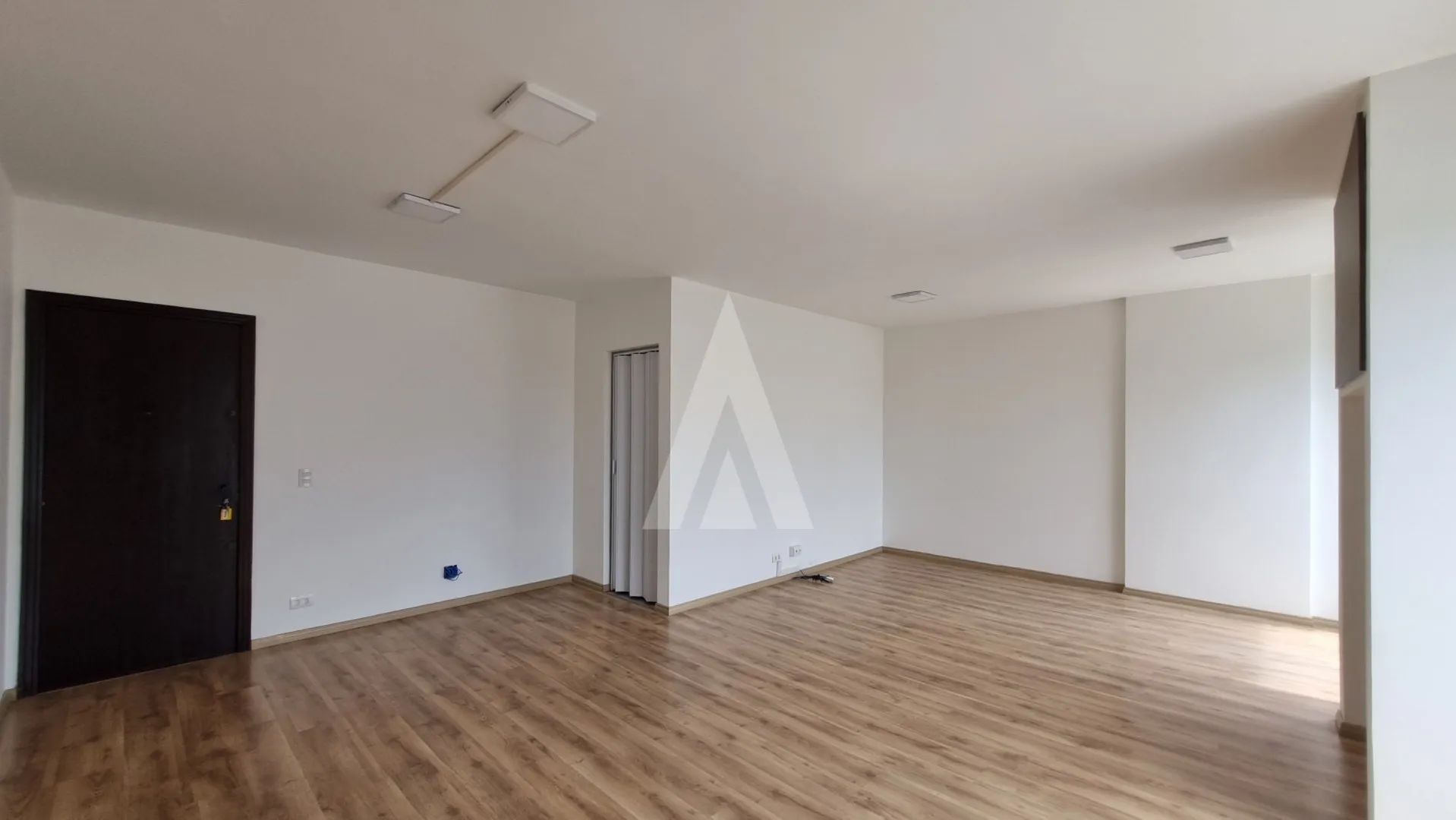 Sala comercial com 1 lavabo e copa no bairro Centro. — foto 3