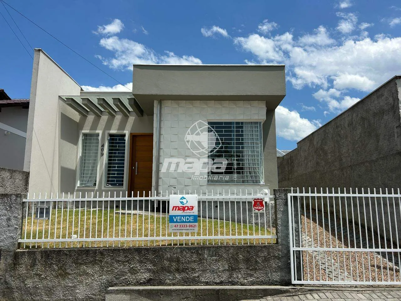 Casa à venda no bairro Mulde, em Indaial, localizada em rua tranquila e predominantemente residencial. - foto 1