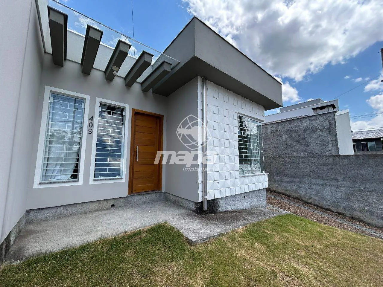 Casa à venda no bairro Mulde, em Indaial, localizada em rua tranquila e predominantemente residencial. — foto 3