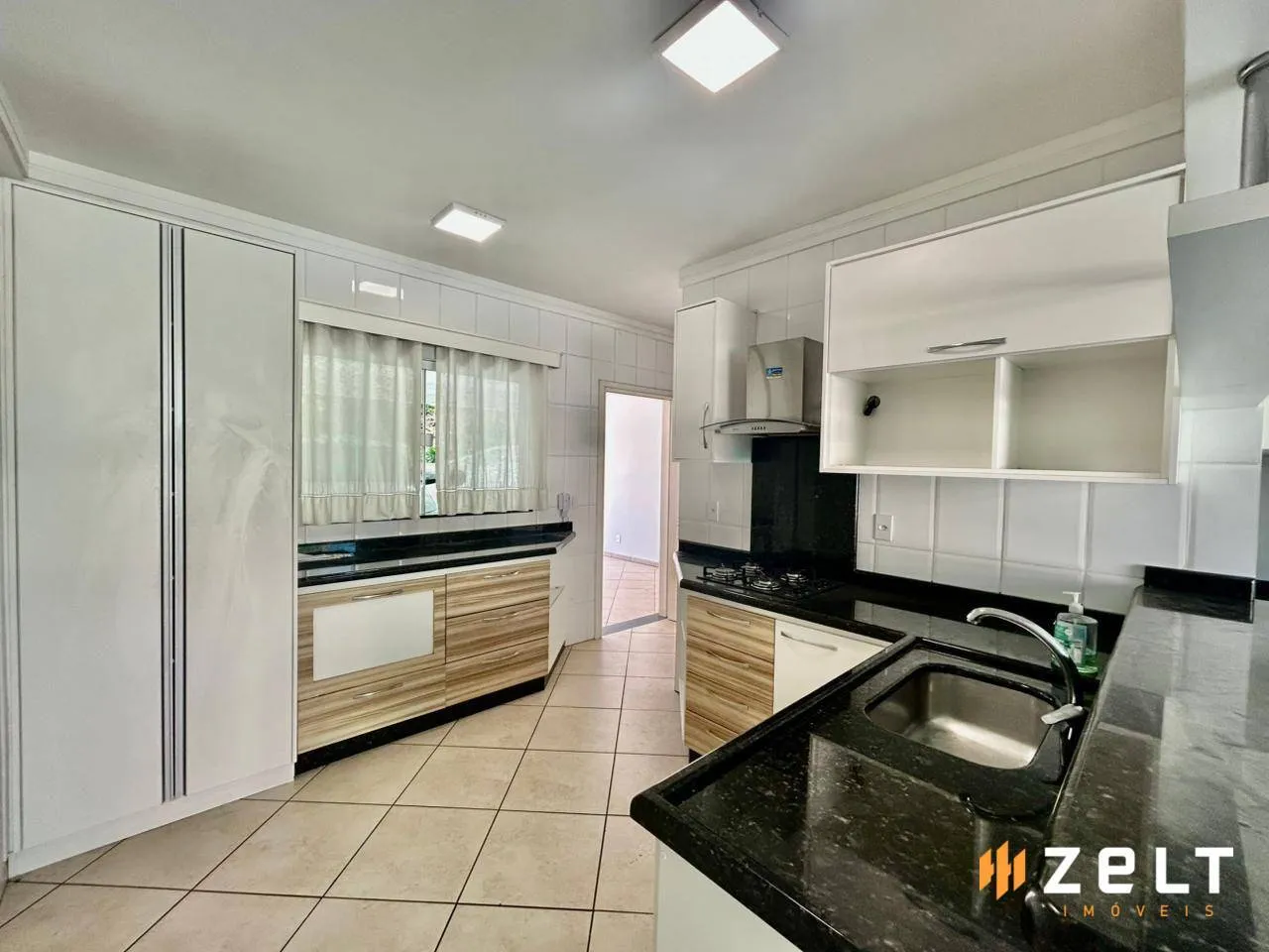 Casa com 3 dormitórios para alugar, 260 m por R$ 9.500,00/mês - Vorstadt - Blumenau/SC — foto 3