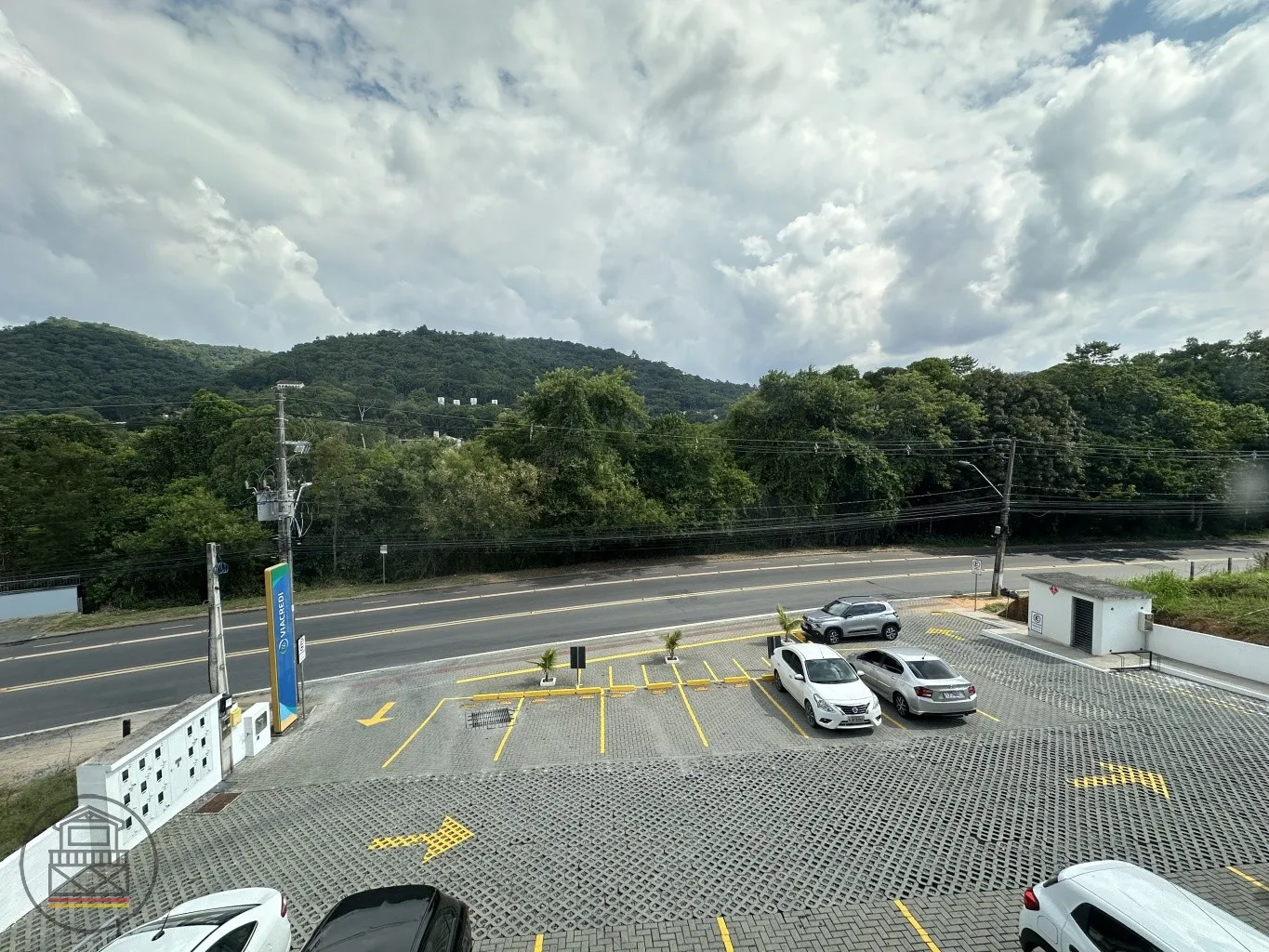 Excelente sala comercial localizada na Rua dos Caçadores, em prédio novo, com alta visibilidade e fácil acesso a diversos serviços. Ideal para empresas que buscam segurança, bom acabamento e localização estratégica para o seu negócio. — foto 5