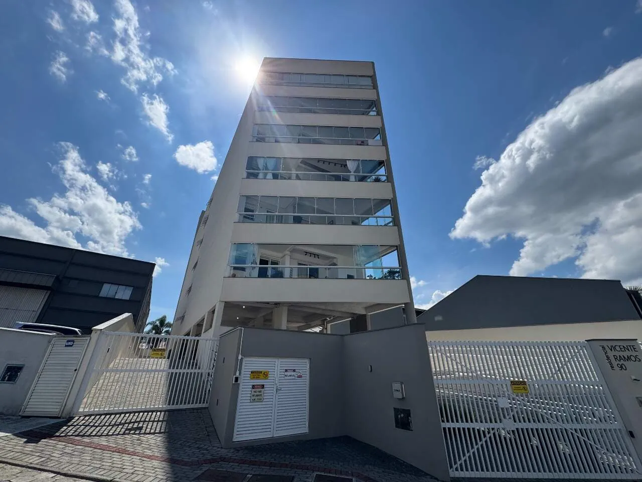 Apartamento com 2 quartos, sacada com churrasqueira e elevador na Velha Central — foto 2