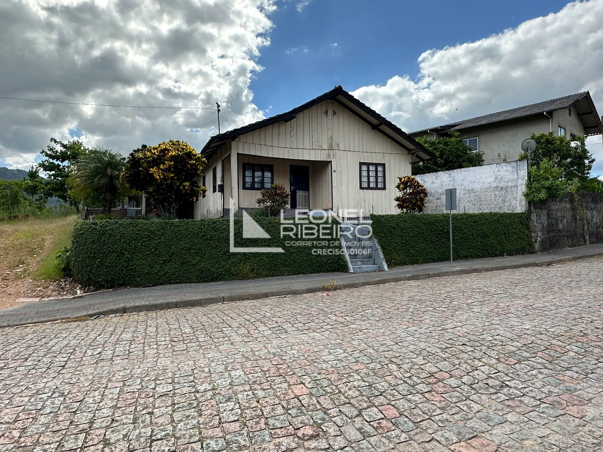 Casa de madeira com 100m, à venda no bairro Cruzeiro em Rio dos Cedros/SC - foto 1
