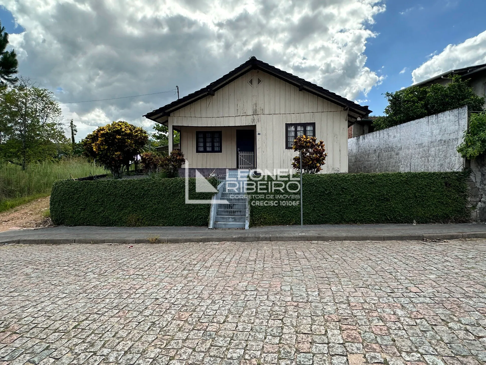 Casa de madeira com 100m, à venda no bairro Cruzeiro em Rio dos Cedros/SC — foto 2