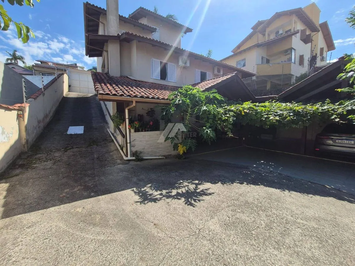 Casa para alugar com 5 dormitórios Trindade Florianópolis - foto 1