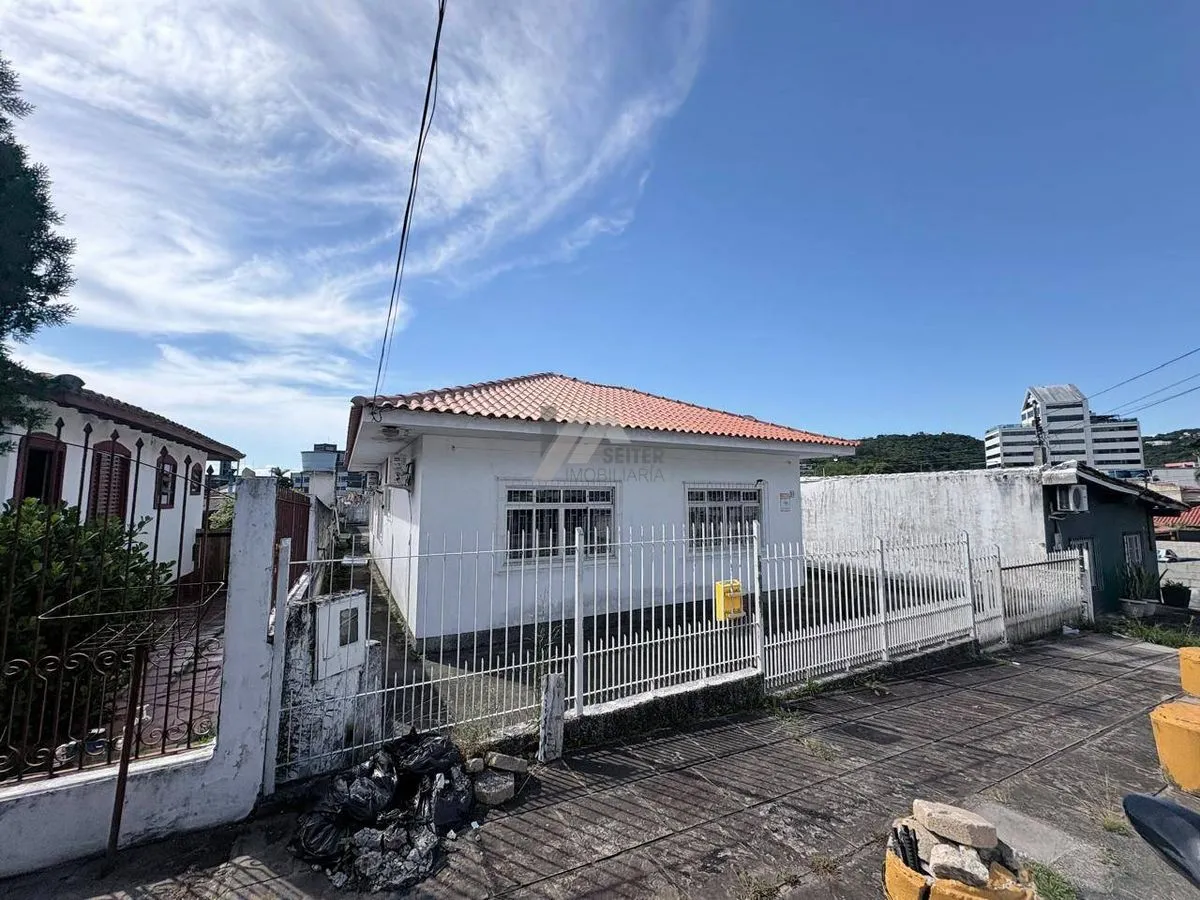 Casa 3 dormitórios com suite para venda Itacorubi Florianópolis — foto 2