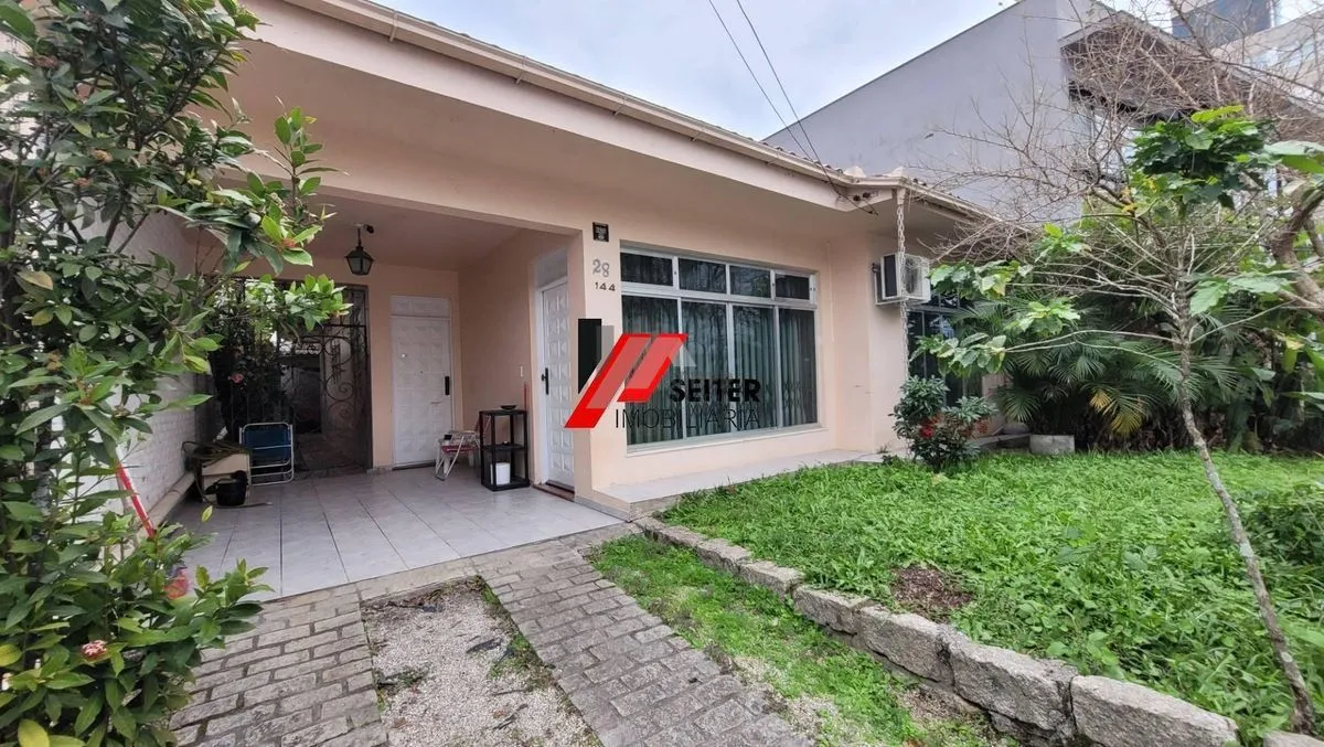 Casa a venda 3 dormitórios com suite Trindade Florianópolis - foto 1