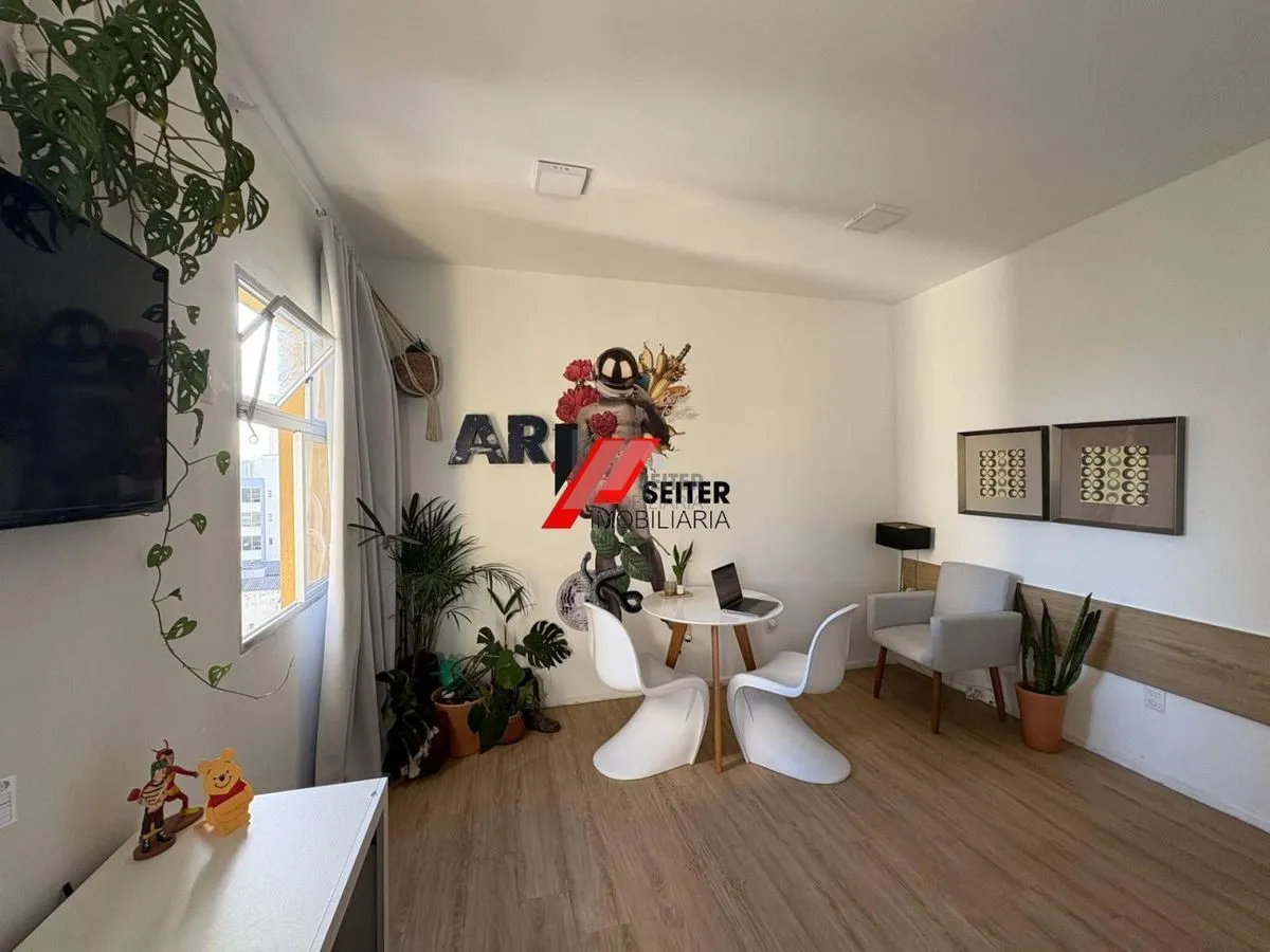 Sala Comercial à Venda no Centro em Florianópolis - foto 1