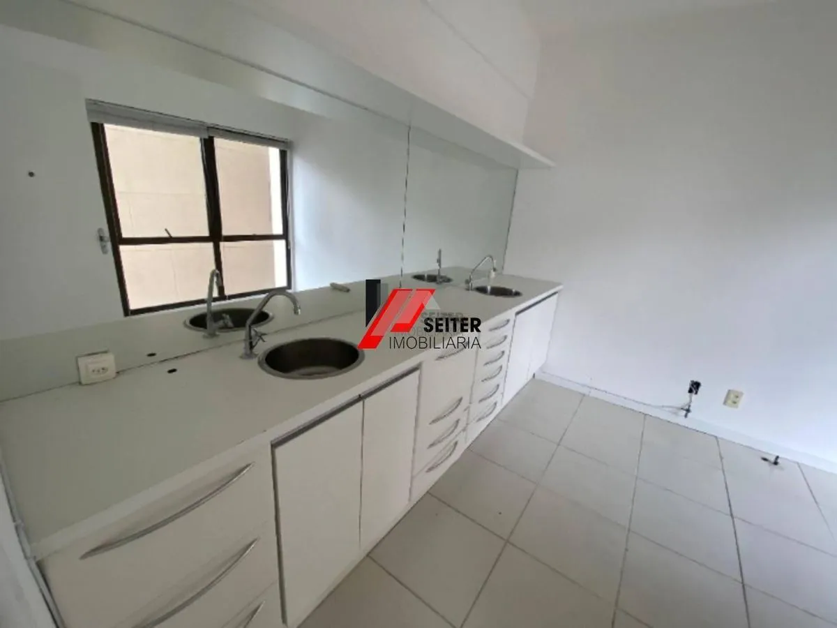 Sala comercial a venda no Centro de Florianópolis - foto 1