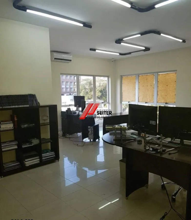 Sala comercial à venda na Trindade Florianópolis SC - foto 1