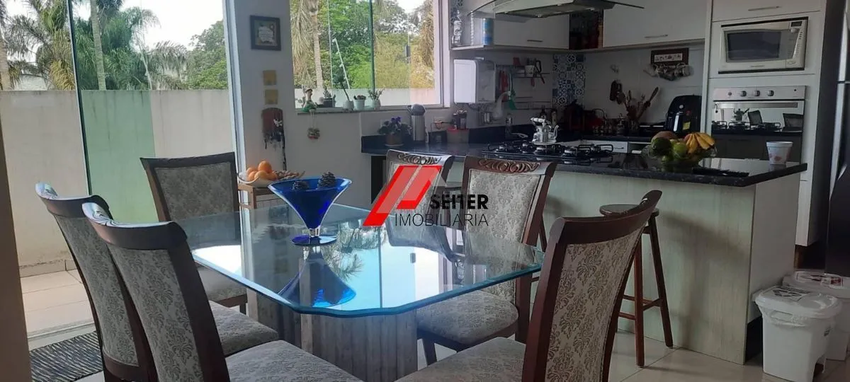 Casa a venda com 4 quartos sendo 4 suítes, 5 banheiros e 5 vagas de garagem, com area total de 279m - foto 1