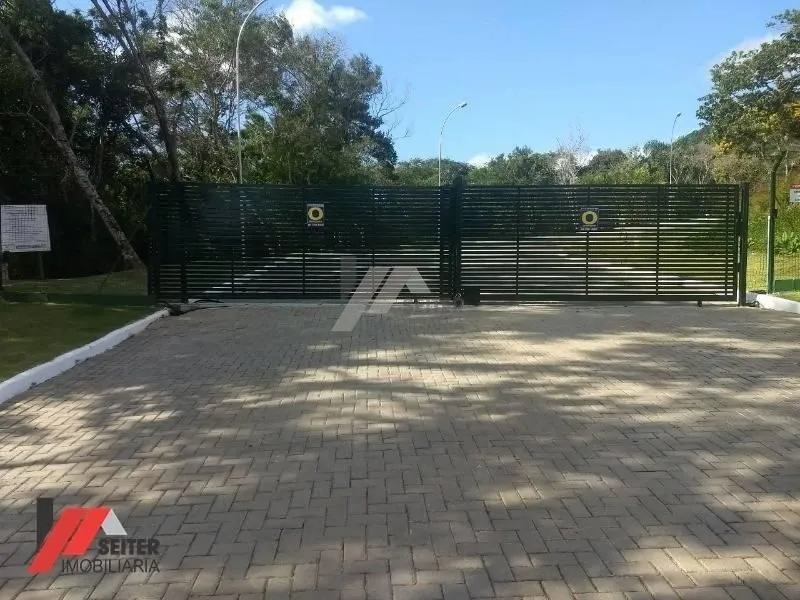 Terreno a venda no bairro Itacorubi com localização previlegiada - foto 1