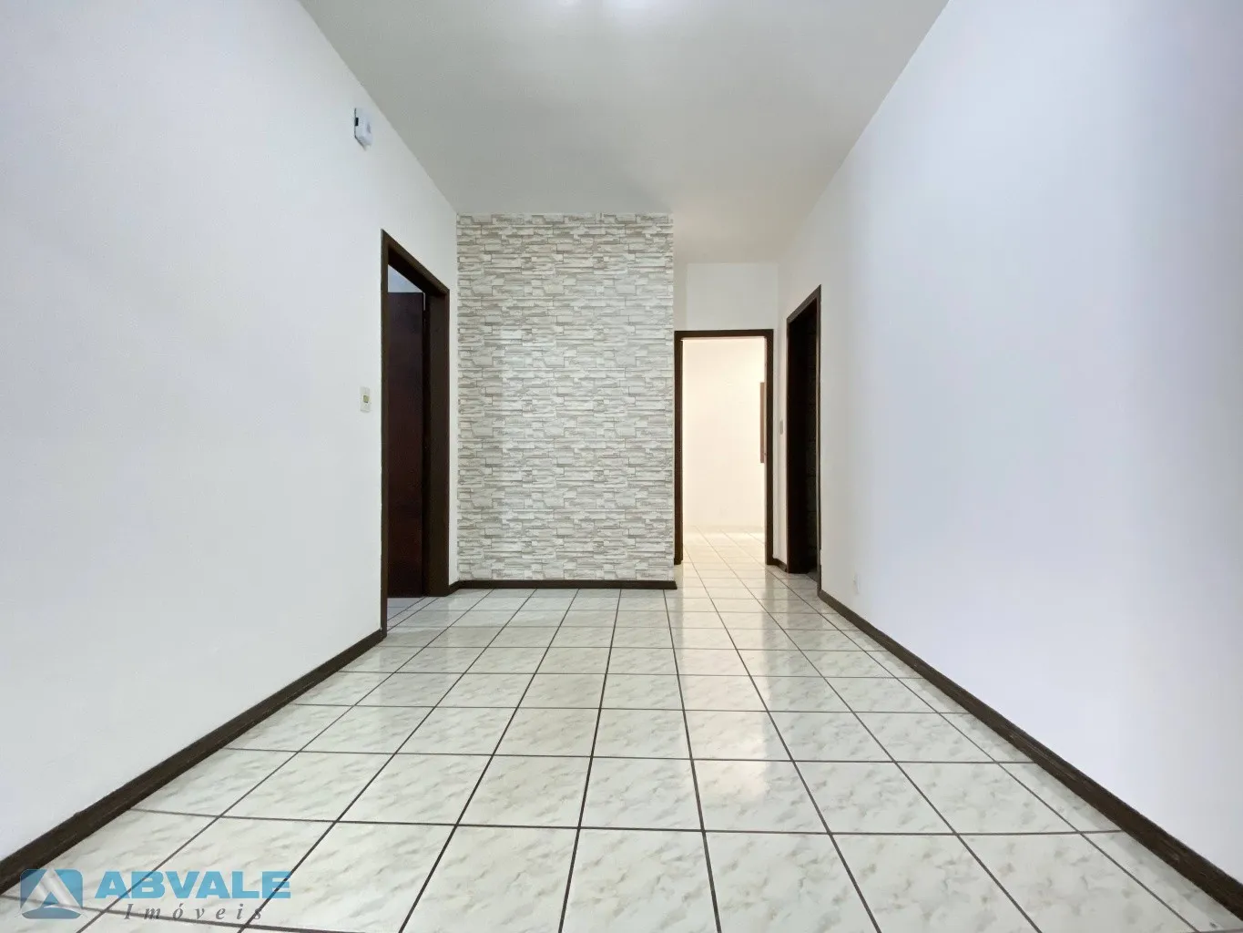 Casa Sozinha no Terreno, Ampla, com 3 dormitórios, Sótão e Garagem, Próximo Igreja Cristo Rei no bairro da Velha — foto 3