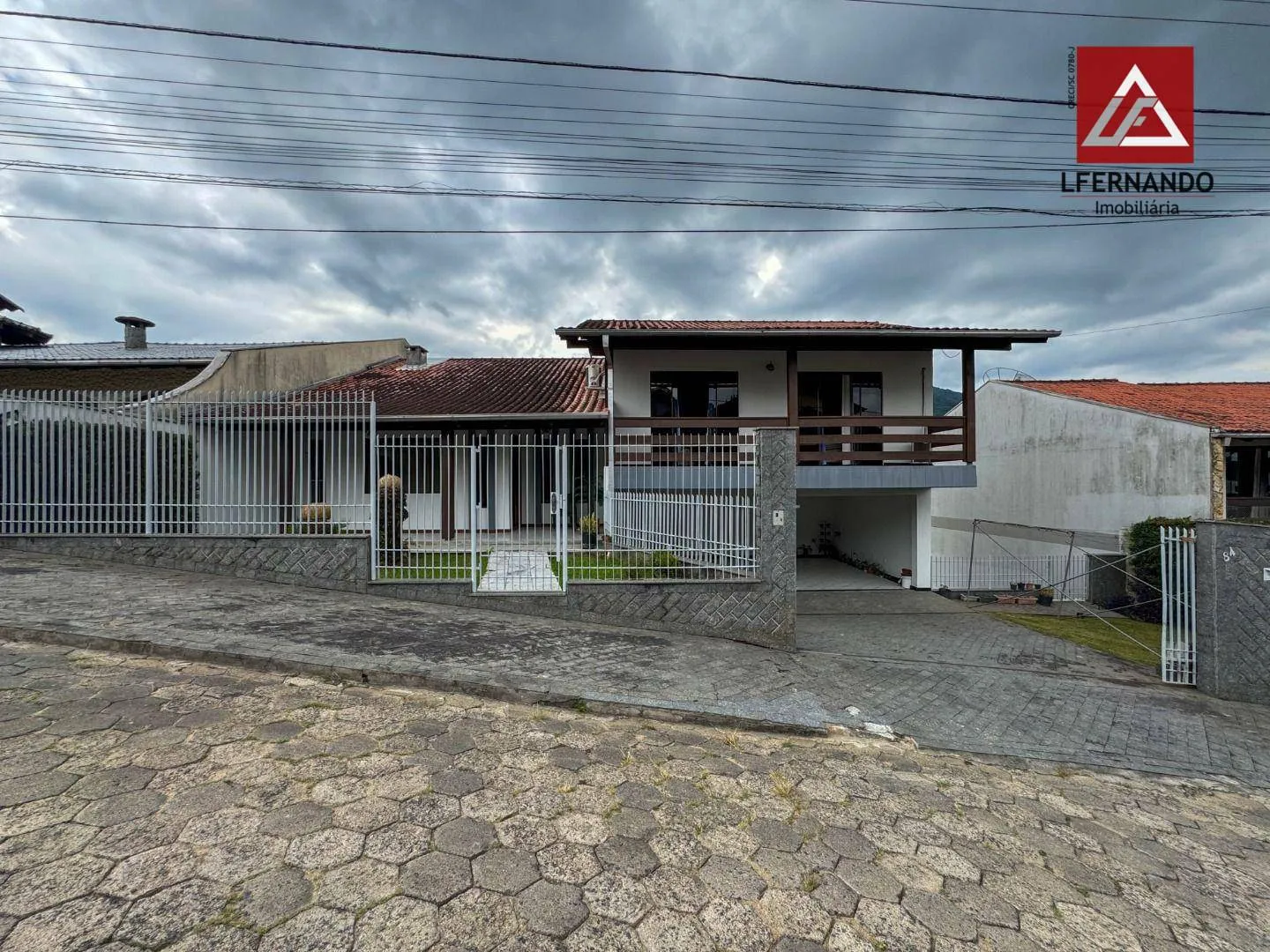 Casa com 4 dormitórios, sendo 2 suítes à venda, 416 m por R$ 1.090.000 - Garcia - Blumenau/SC - foto 1