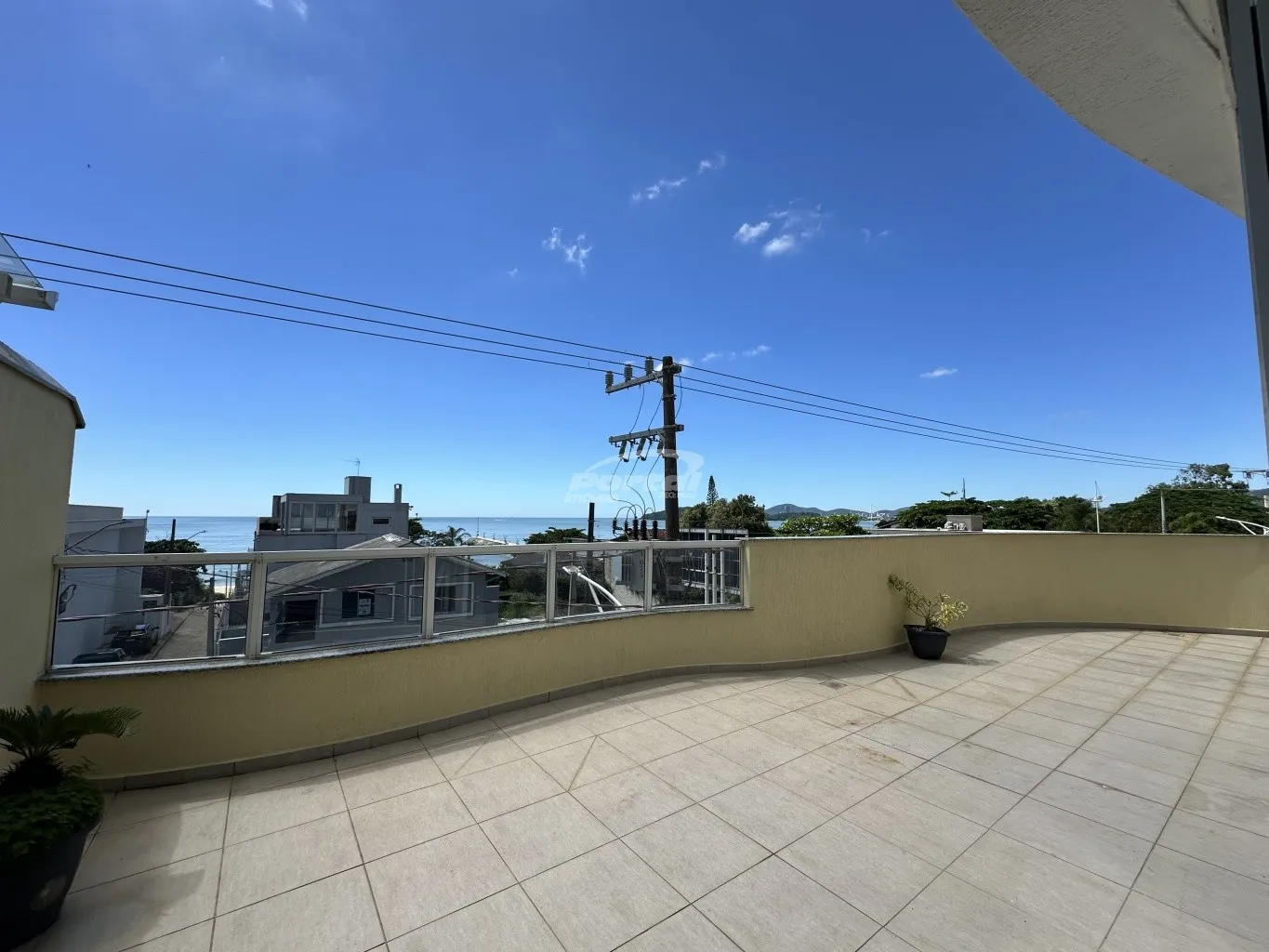 Apartamento mobiliado disponível para locação no bairro Centro, em Balneário Piçarras. (Cód. 22991) - foto 1