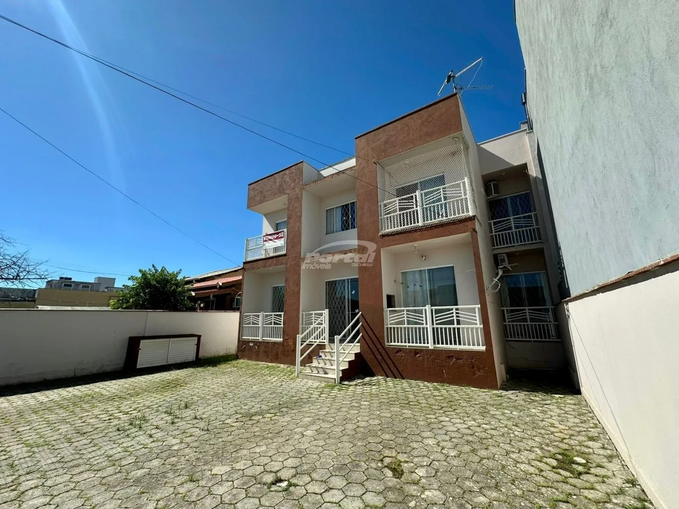 Apartamento com 2 dormitórios, sendo 1 suíte no bairro Itacolomi em Balneário Piçarras/SC (Cód. 22994) - foto 1