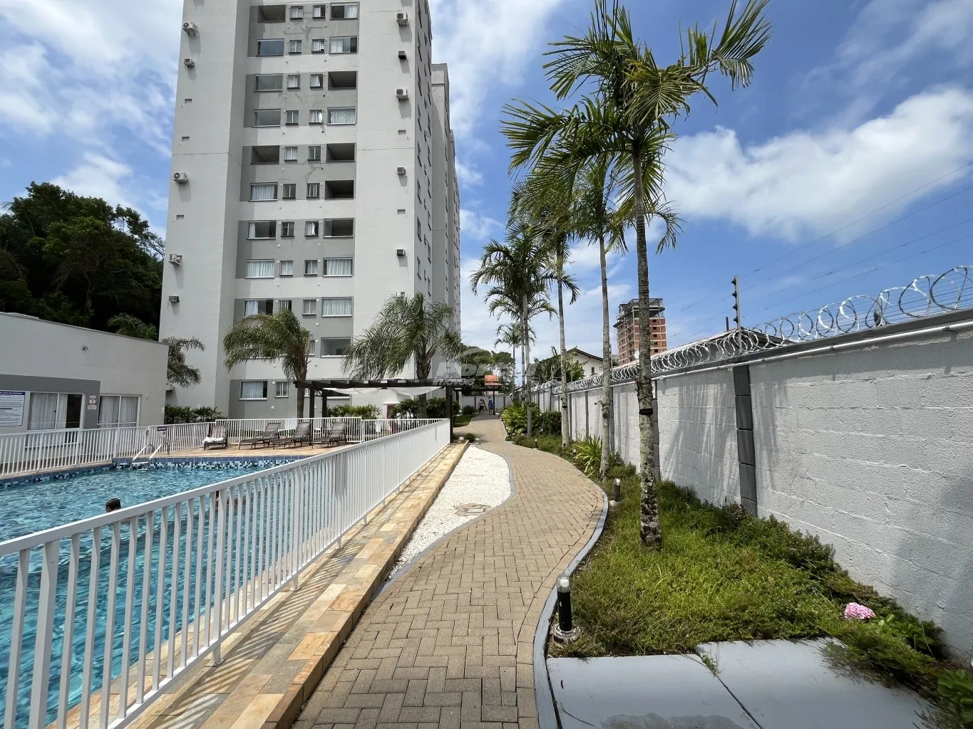 Apartamento disponível para venda no Itacolomi em Balneário Piçarras apenas 100 metros da praia. — foto 4
