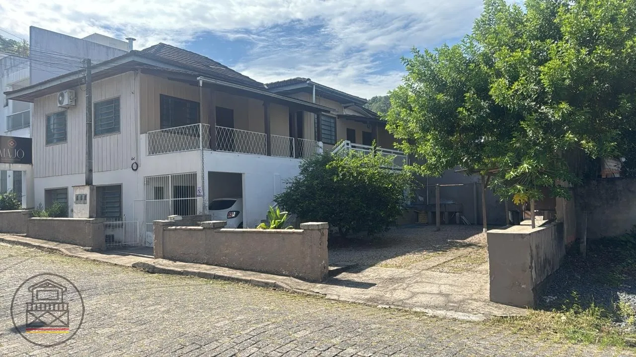 Excelente investimento, compre terreno com 6 quitinetes para locação!! — foto 2