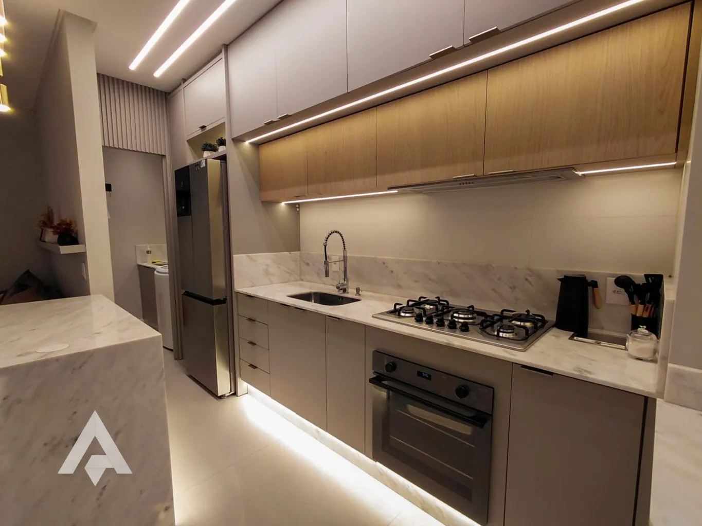 Apartamento mobiliado de 3 suítes à venda por R$ 2.300.000,00 - Bairro Bombas - Bombinhas/SC — foto 3