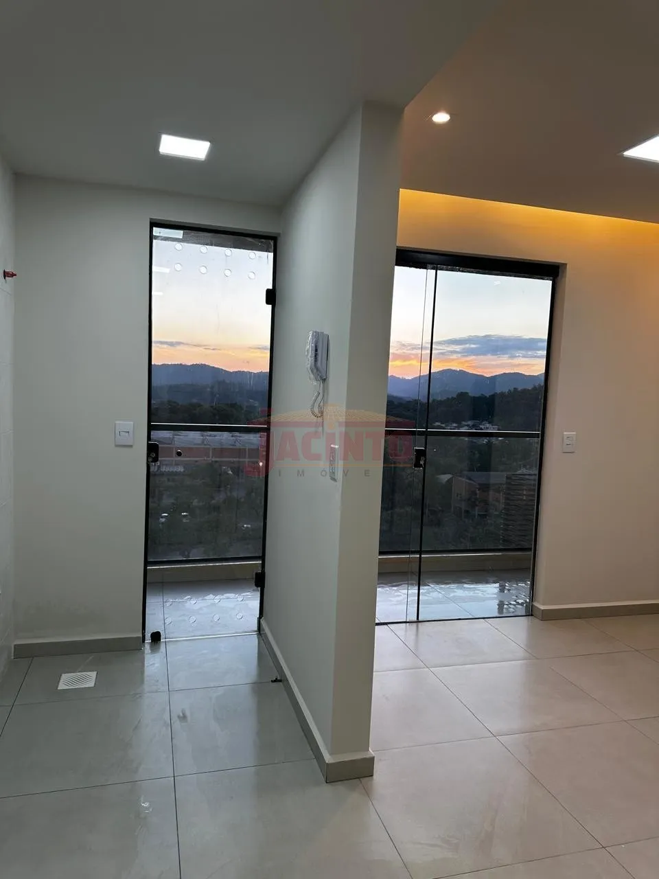 Apartamento recém entregue de 2 quartos sendo 1 suíte, sacada com churrasqueira, área de lazer completa. Pronto para morar, agende uma visita! — foto 4