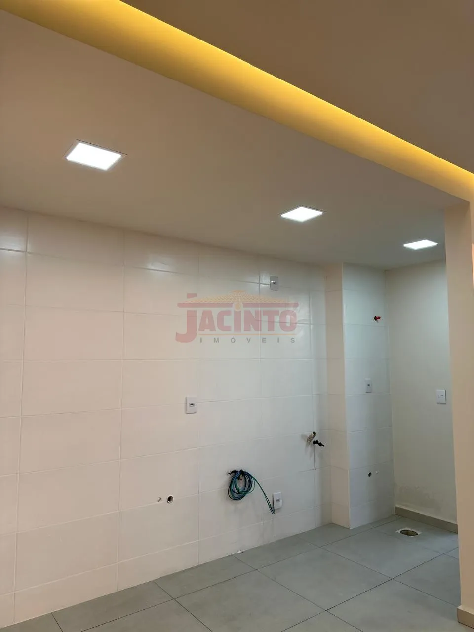 Apartamento recém entregue de 2 quartos sendo 1 suíte, sacada com churrasqueira, área de lazer completa. Pronto para morar, agende uma visita! — foto 6