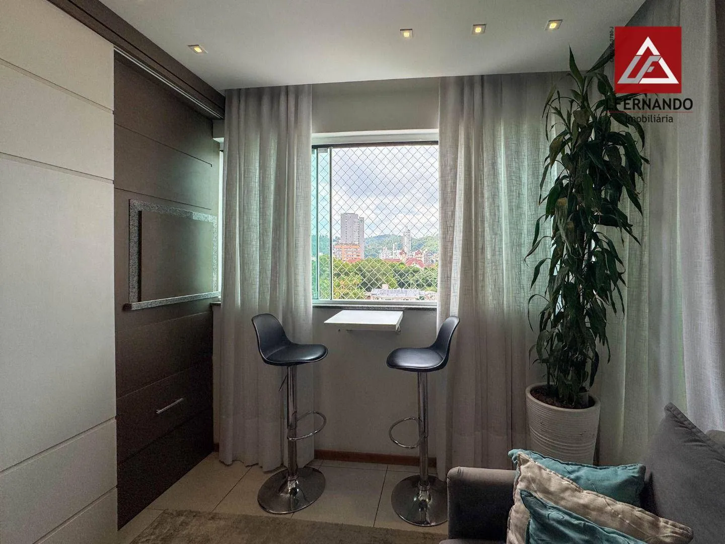Apartamento mobiliado com 2 dormitórios, sendo 1 suíte à venda, 70 m por R$ 730.000 - Vila Nova - Blumenau/SC — foto 4