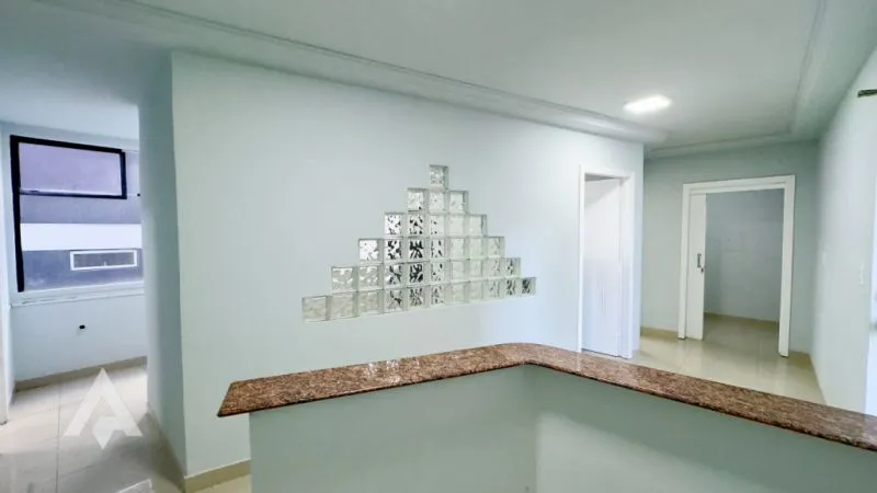 Sala comercial de 53 m para locação por R$ 1.800,00 - Bairro Centro - Blumenau/SC - foto 1