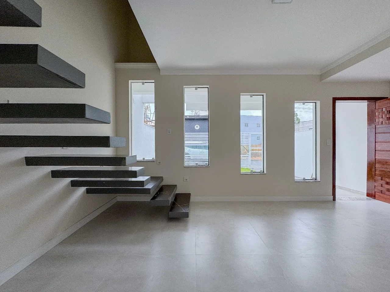 Casa Residencial com 3 Dormitórios, Suíte e Churrasqueira - Escola Agrícola, Blumenau — foto 3