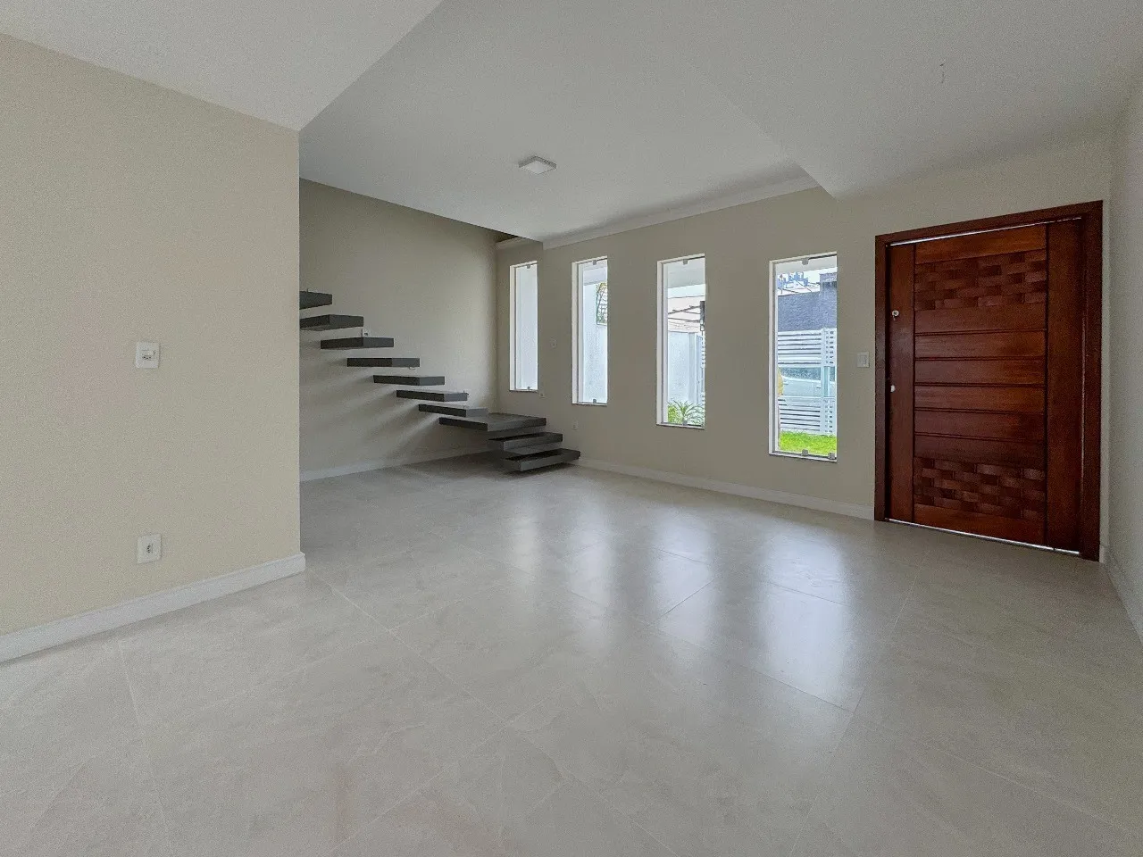 Casa Residencial com 3 Dormitórios, Suíte e Churrasqueira - Escola Agrícola, Blumenau — foto 5