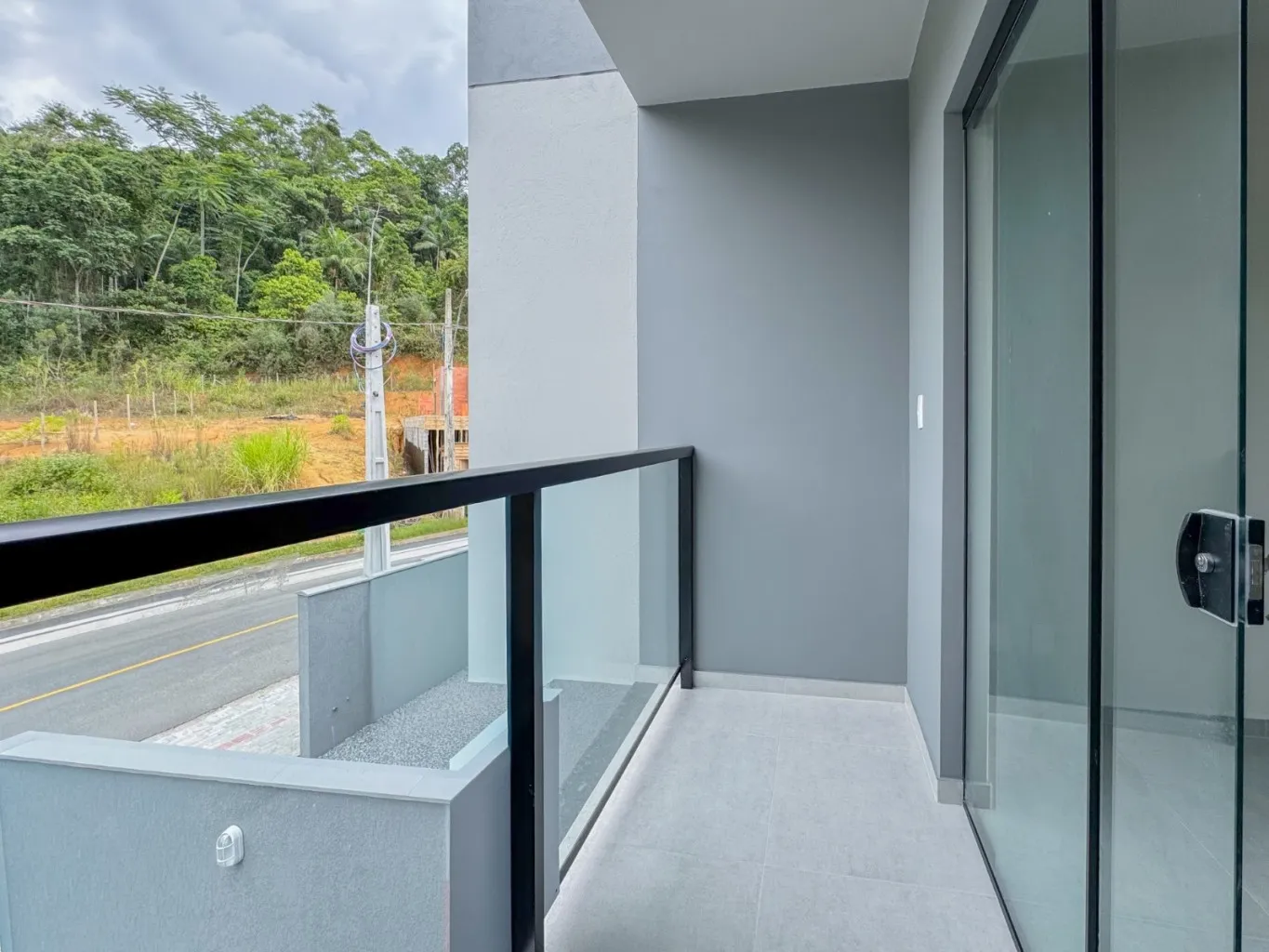 Casa Geminada com 2 Dormitórios e Excelente Acabamento. — foto 5
