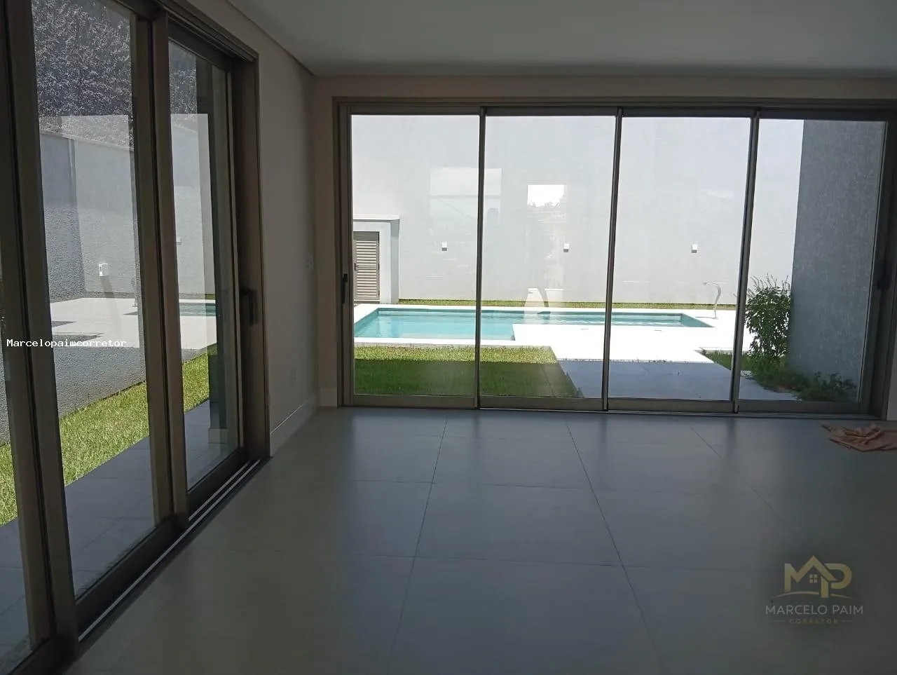 Casa Duplex para Venda em Palhoça, Pedra Branca, 3 dormitórios, 3 suítes, 5 banheiros, 2 vagas — foto 2