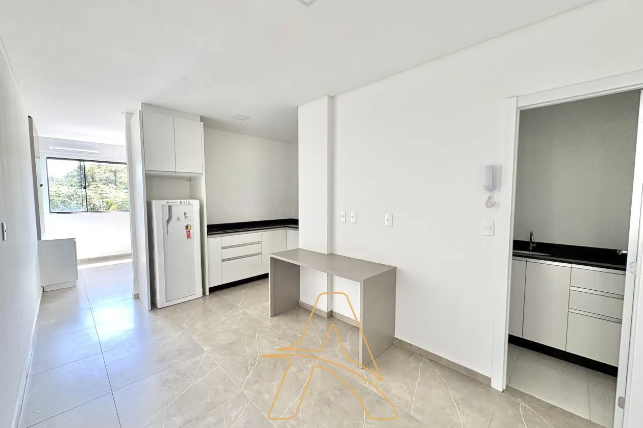 Apartamento Mobiliado com 1 Dormitório Próximo ao Trevo Tomio — foto 3