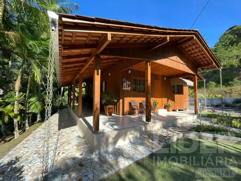 Sitio urbano com casa e galpão — foto 4