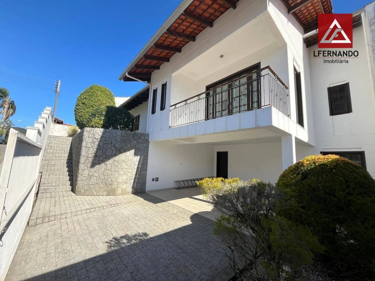 Casa com 3 dormitórios, sendo 1 suíte à venda, 212 m por R$ 745.000 - Velha - Blumenau/SC - foto 1
